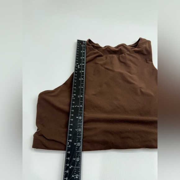 SKIMS Fits Everybody RACERBACK CROPPED TANK TOP Bra Brown L - Picture 3 of 5